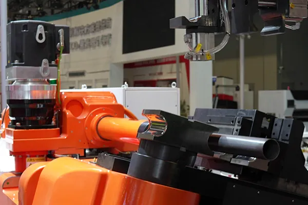 Mesin Pembengkokan Tiub CNC